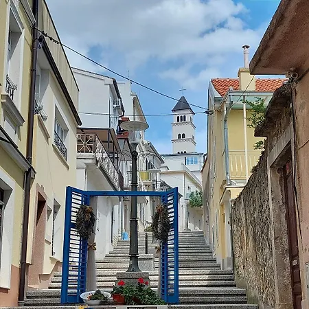 Rustikales Nur 80 Meter Zum Mit Meerblick, Waschmaschine, Klima Crikvenica